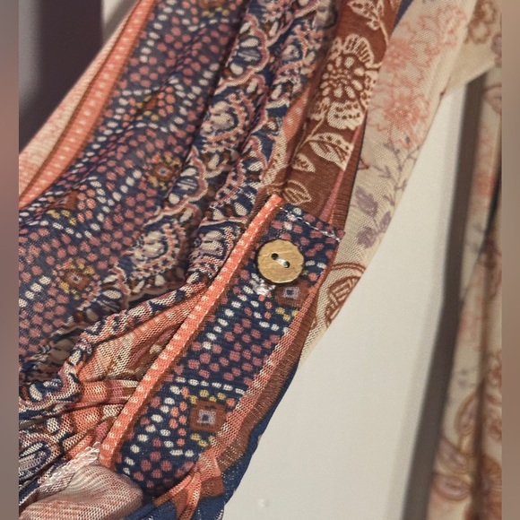 NWT. Woman’s CURE. mesh Kimono in a red / tan floral pattern. Size L. - Picture 5 of 16